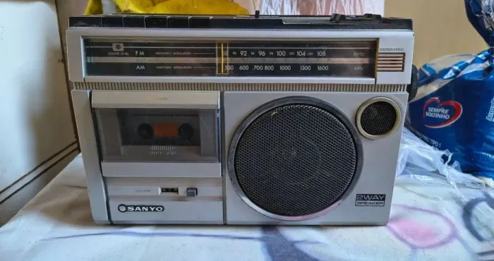 Rádio Sanyo Toca fitas 