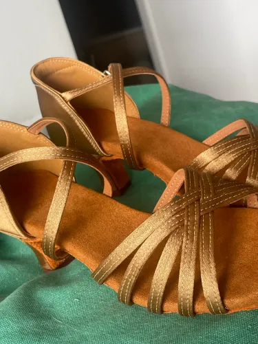 Sandãlias de dança 35 novas