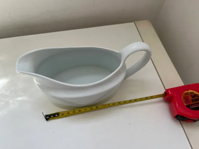Porta manteiga manteigueira e molheira porcelana branca 