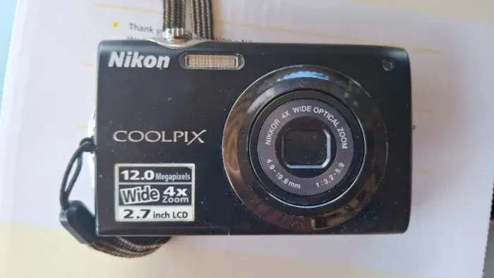 Câmera digital Nikon Coolpix S3000 (2010) 
