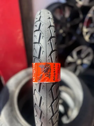 Pneu de moto Levorin Matrix 90/90-18 Sem câmara 