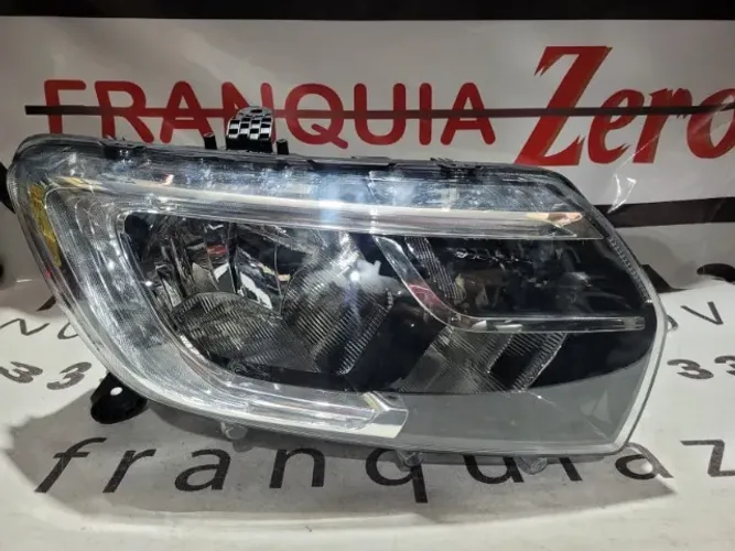 Farol lado direito Sandero Logan 2020/ 