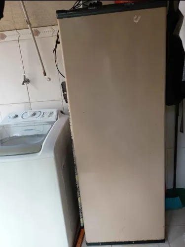 Geladeira Consul 1 porta funcionando perfeitamente, ideal p/ uso imediato - 220V