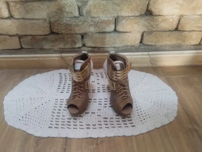 Ankle boot 