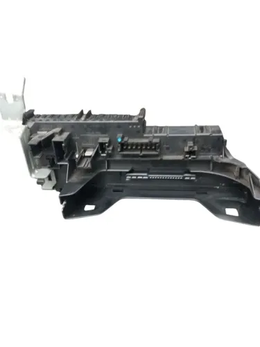 CAIXA DE FUSIVEL MERCEDES BENZ C180 C200 C250 DO MERCEDES C180 2012/2012