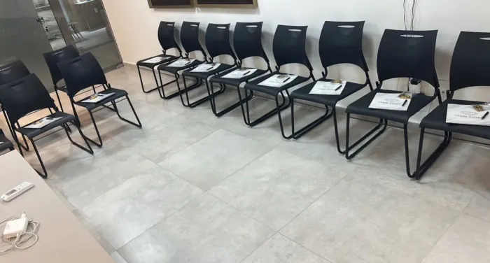 Cadeira Preta para reuniões e eventos