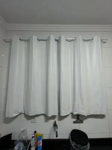 Cortinas brancas para cozinha