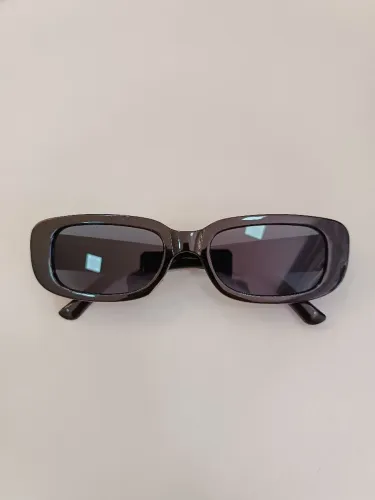 Óculos de Sol Retrô Preto
