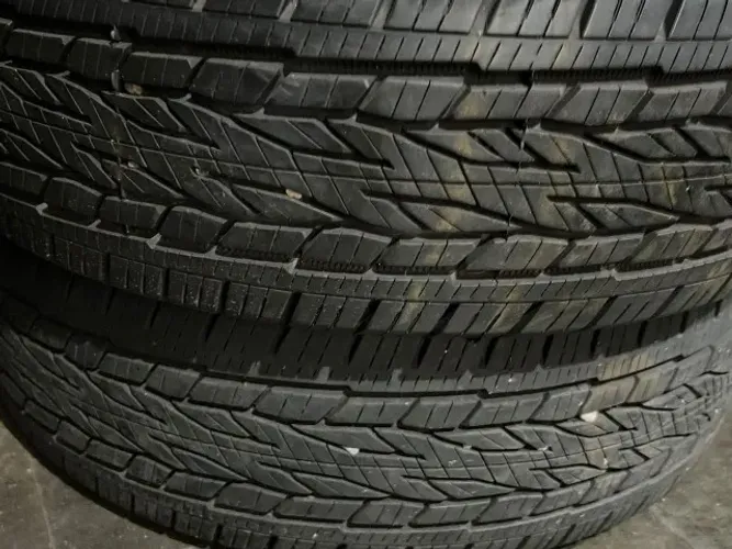  Pneu 215/60/17 Continental  95% Vida util