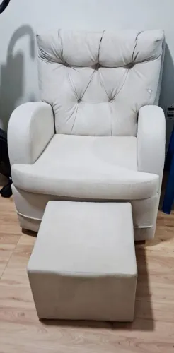 Poltrona de Amamentação +puff
