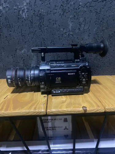 Filmadora Sony XDCAM PMW-F3 com Lente