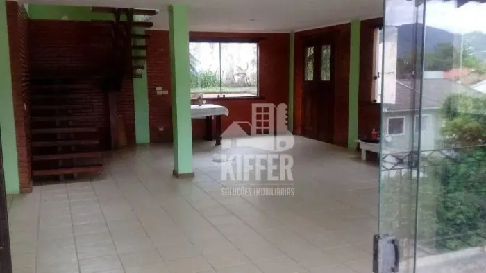 Casa 5 Quartos em Itaipú com Quintal Amplo e Churrasqueira