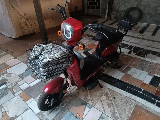 Bicicleta / moto Scooter Elétrica Vermelha