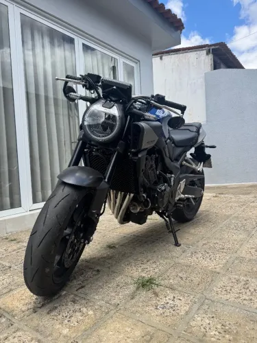 HONDA CB650R E-CLUTCH 2026, IMPECÁVEL.