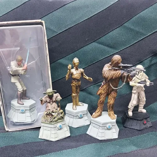 LOTE - Xadrez Star Wars - Yoda, Chewbacca, Snow Trooper,  C3PO - Chumbo Planeta Deagostini