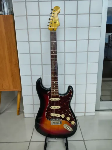 Guitarra Squier by Fender Classic Vibe