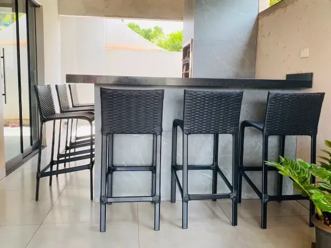 BANQUETA DE FIBRA SINTÉTICA
