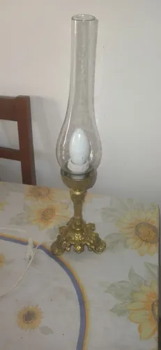 Abajour antigo de bronze com cupula de vidro 