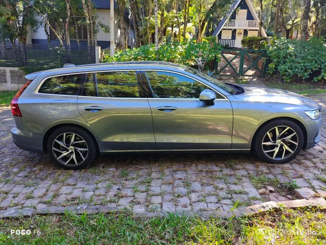 2019/2019 Volvo V60 T-5 Momentum 2.0 245cv 5P BAIXA KM - NOVA DE VERDADE 