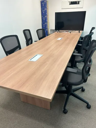 Mesa sala de reunião 8 lugares
