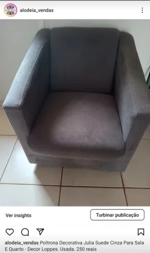 Poltrona Decorativa Julia Suede Cinza