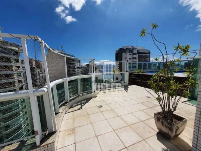 Cobertura 3 Quartos 2 Suítes com Piscina e Vista Mar em Icaraí