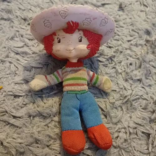 Boneca moranguinho.