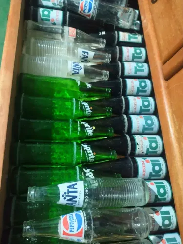 Garrafas de refrigerante antigas