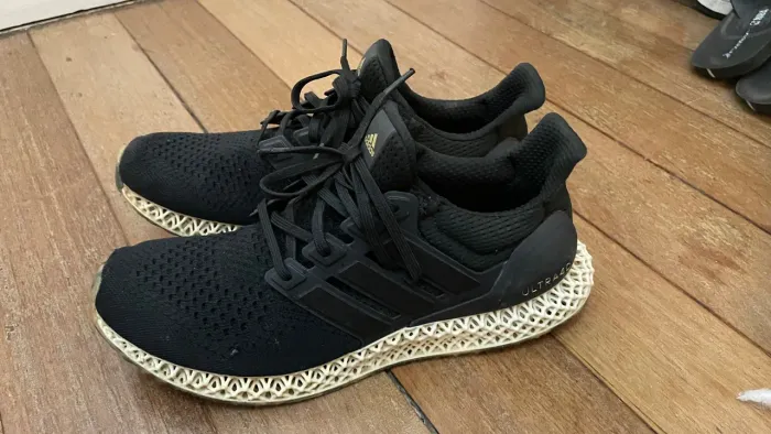 Tênis Adidas UltraBoost 4D em ótimo estado