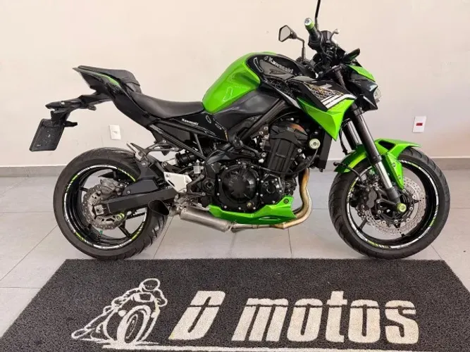 KAWASAKI Z900