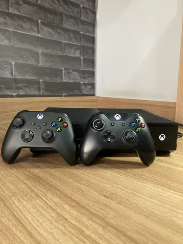 XBOX ONE FAT 500GB + LIMPEZA E PASTA TÉRMICA FEITO - LEIA A DESCRIÇÃO