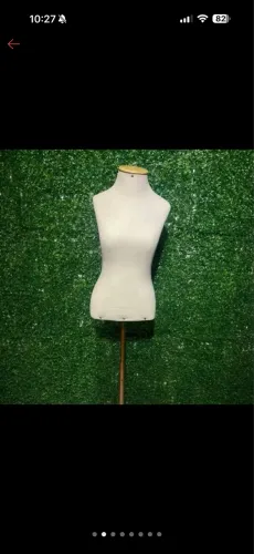 Manequim busto feminino com pedestal