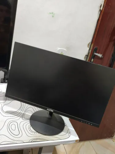 MONITOR COM CAIXA FULL HD 100HZ