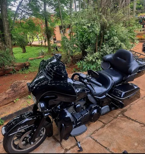 Harley-Davidson Ultra Limited Special - Customização Exclusiva Black Piano