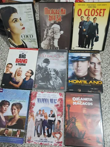 09 DVDs usados diversos Mamma Mia Razão e sensibilidade o último chamado big bang homelan