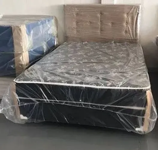 Camas box novas e com colchão conjugado.