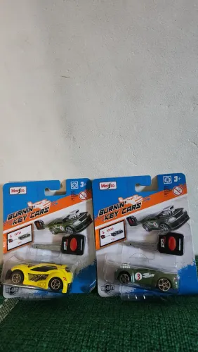 Kit Miniatura de carro Die-cast Maisto - Burnin Key Cars