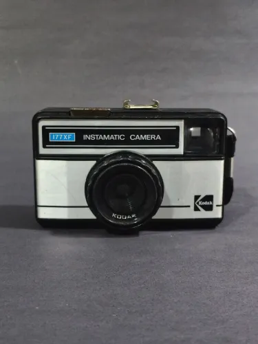 Câmera Kodak instamatic antiga relíquia colecionar