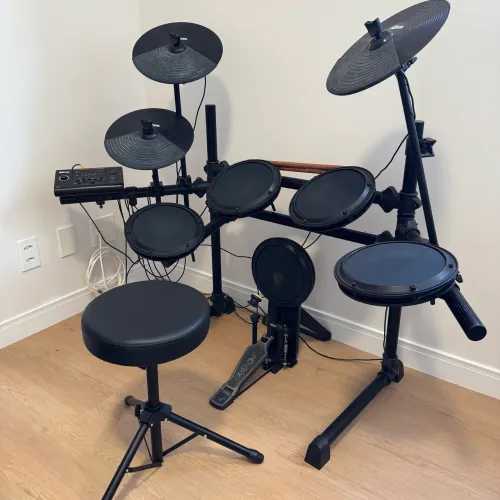 Bateria eletrônica DDRUM