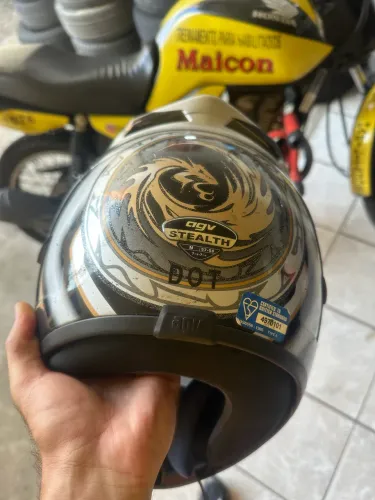 Capacete AGV tamanho 58