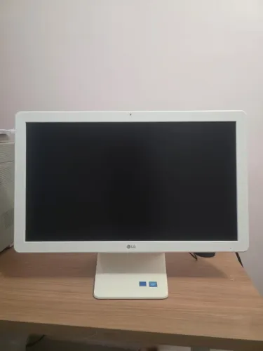 Computador LG 22V24