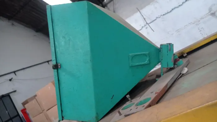 Injetora Oriente 180 Toneladas