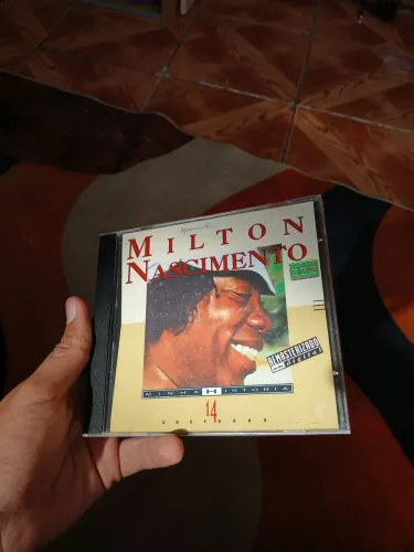 Milton Nascimento - Minha História, Coletânia em CD com nome Aparecida na Capa e no CD