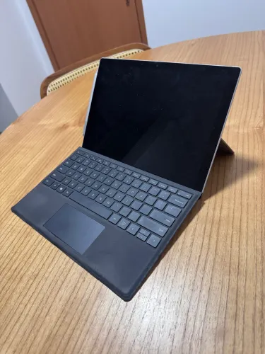 Notebook I Microsoft Surface Pro 7