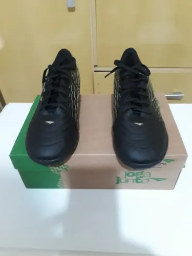 Chuteira "Penalty Society" , Garra Y - 2.0 , Masculino ( Novo - Sem Uso ) .