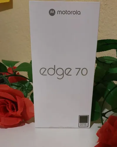 MOTOROLA EDGE 70 5G 256GB/8 RAM - NOVO, LACRADO, NOTA FISCAL.