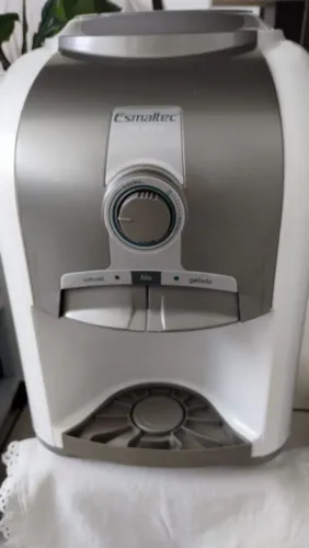 Bebedouro Esmaltec água fria ou gelada