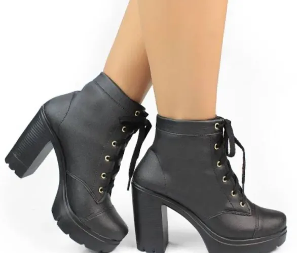 Coturno feminino