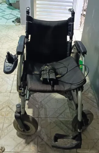 Cadeira de roda elétrica
