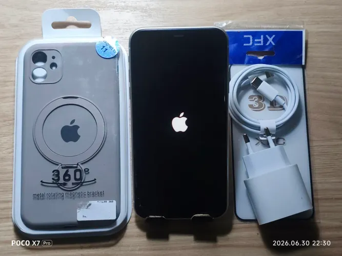 APPLE IPHONE 11 BRANCO DE 64GB IOS 25.6 bateria em 100%